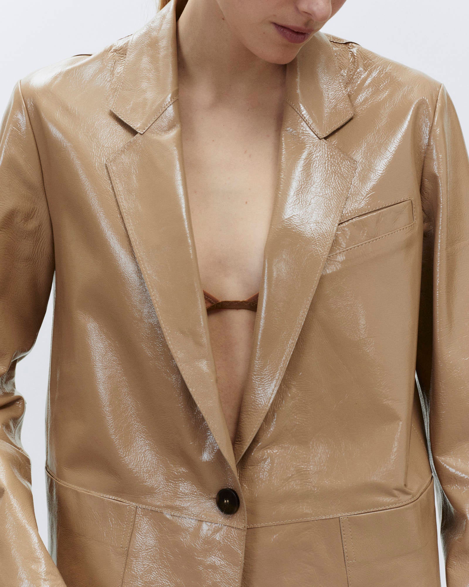 BLAZER IN PELLE VERNICIATA
