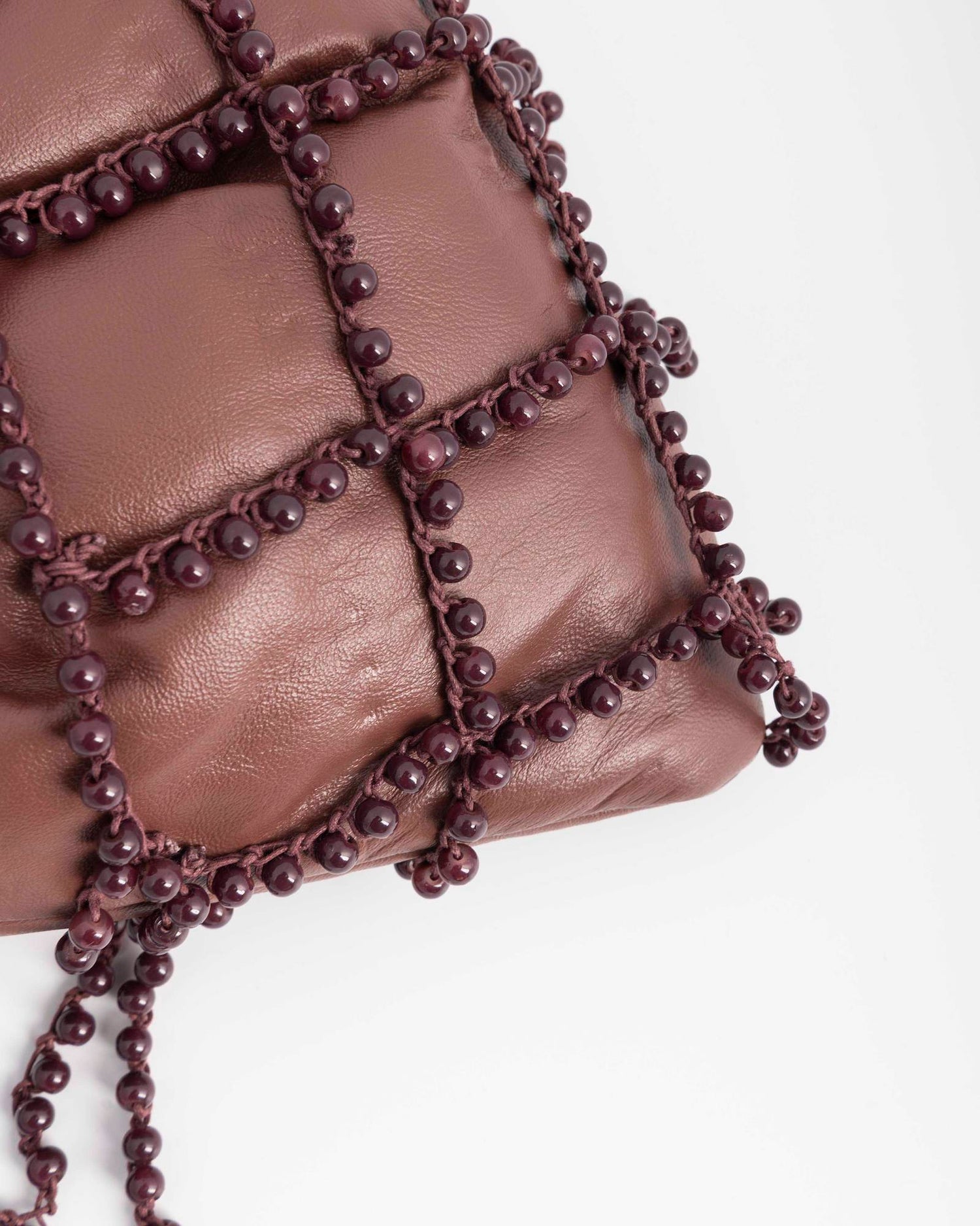 BORSA A SPALLA CON PERLE