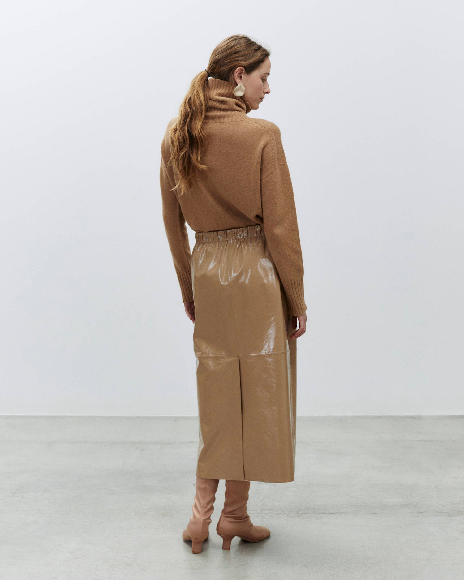 GONNA MIDI IN PELLE VERNICIATA