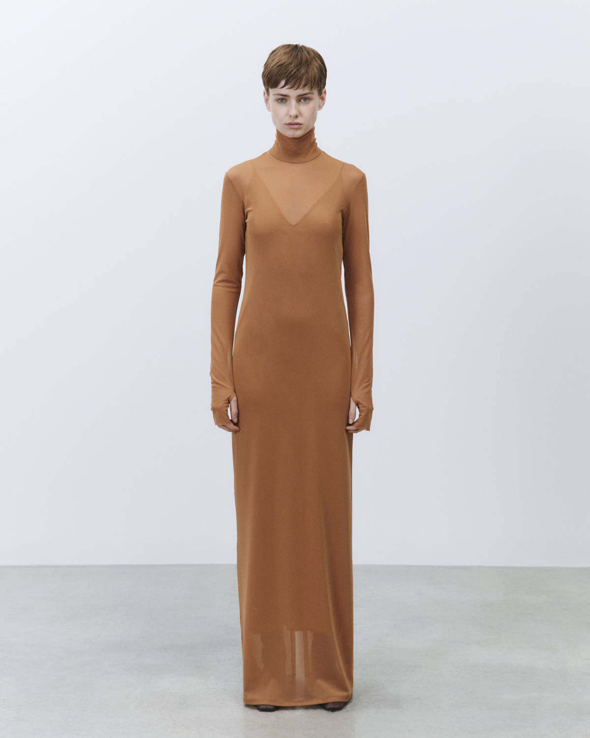 ABITO LUNGO IN TULLE