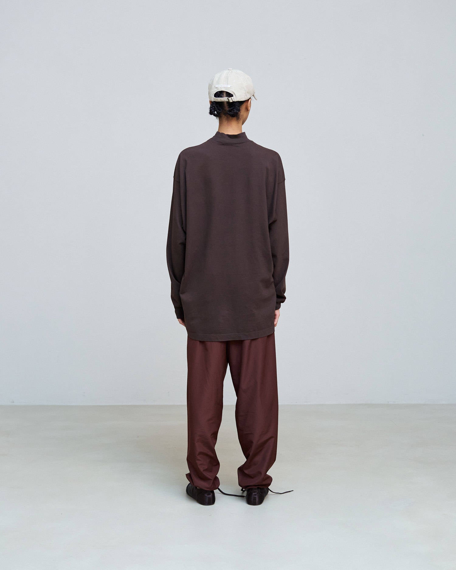 T-SHIRT A MANICA LUNGA CON RICAMO Choco