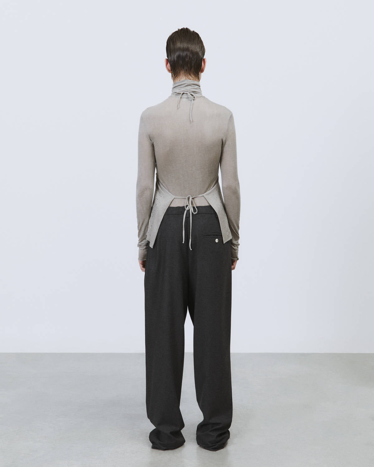 TOP WITH RHINESTONE APPLICATIONS