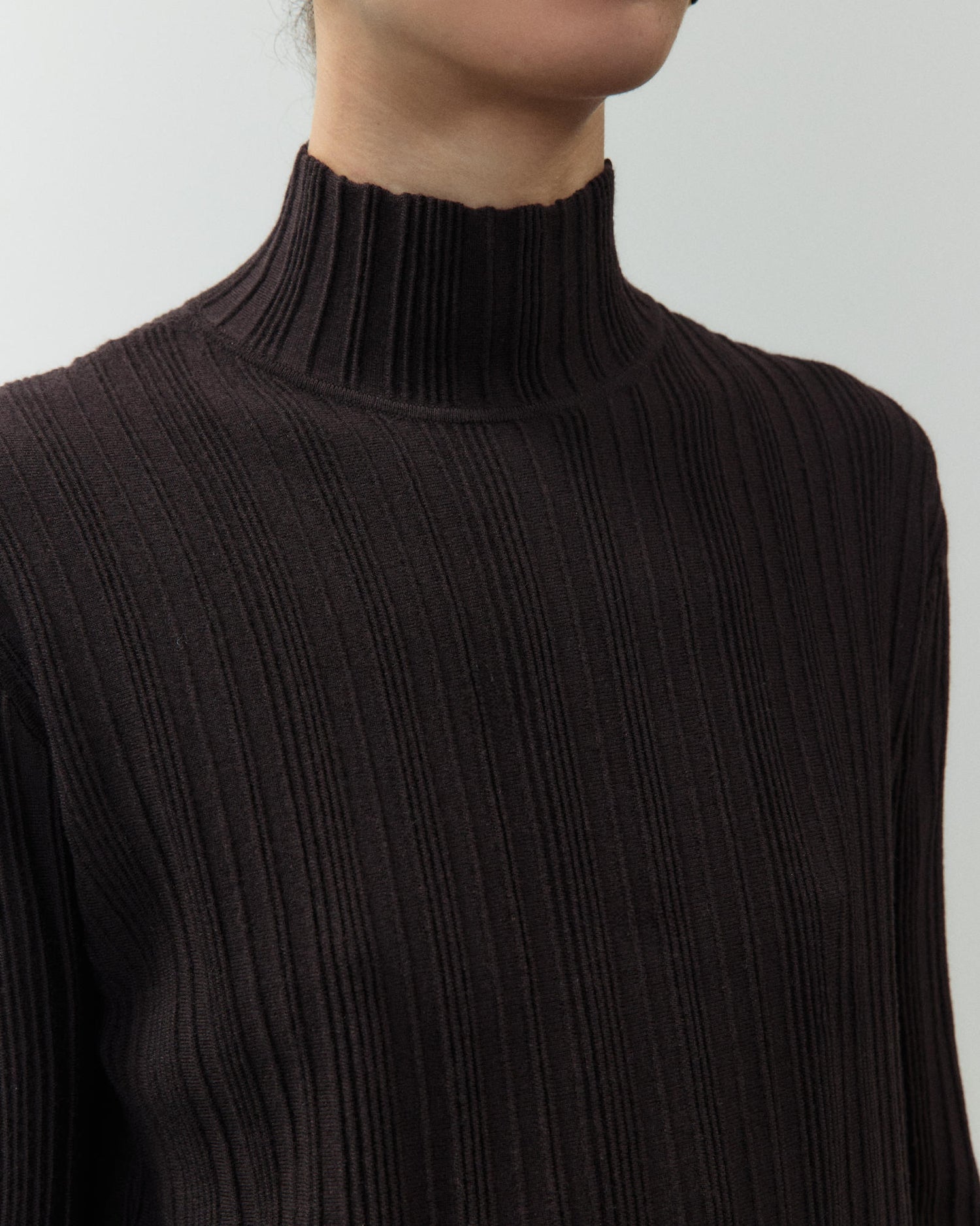 PULLOVER A COSTE COLLO ALTO