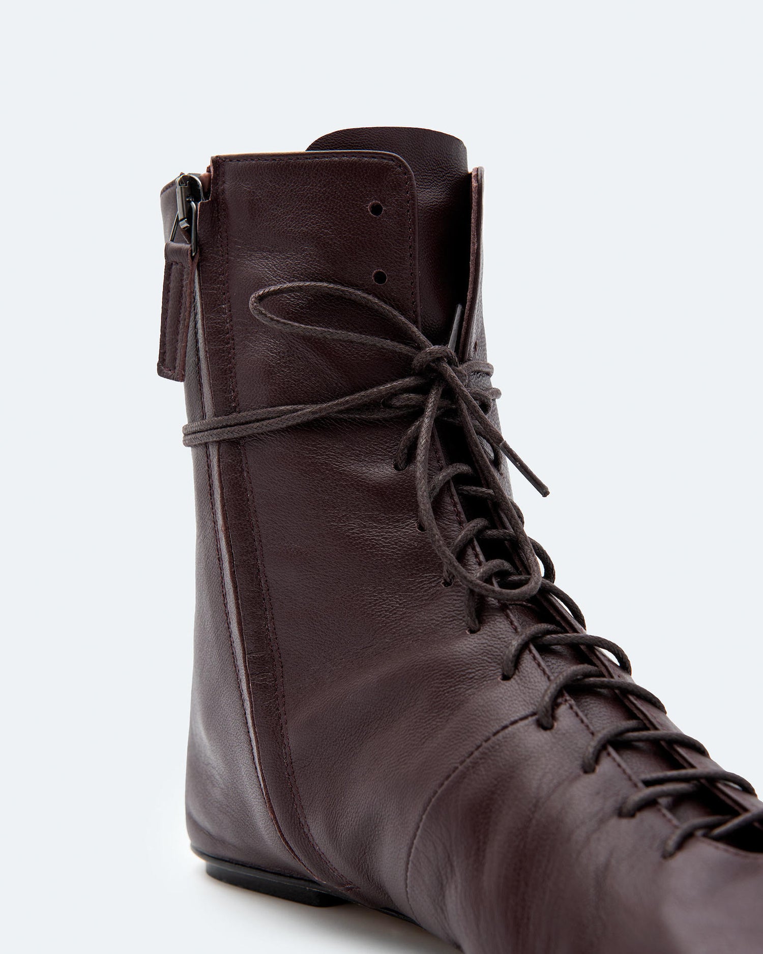 STIVALETTO CON LACCI