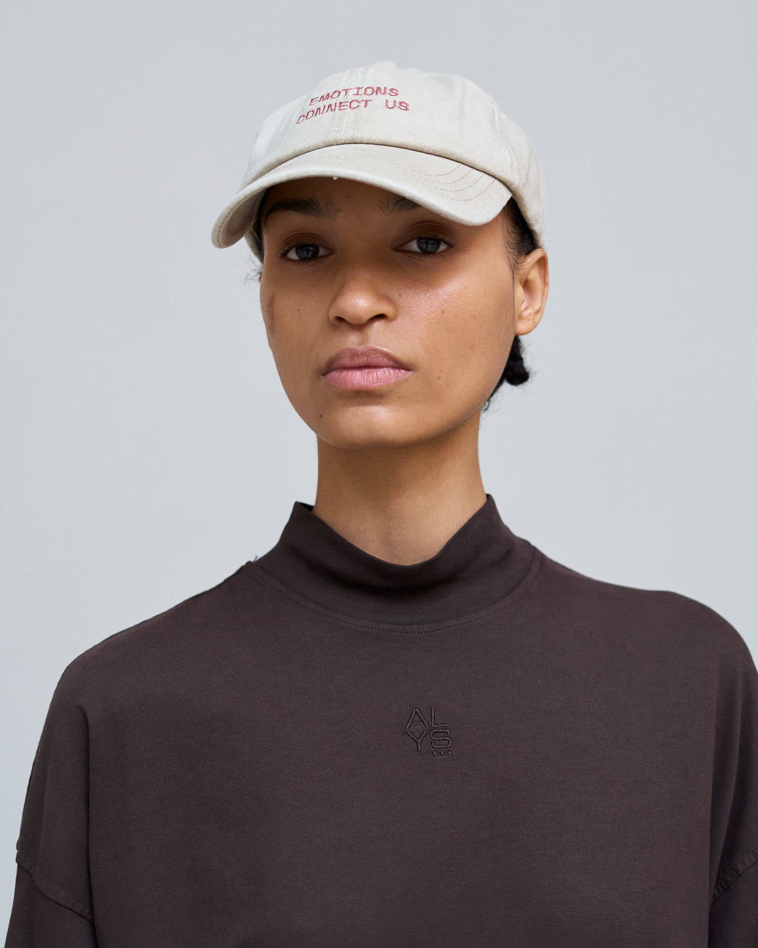 T-SHIRT A MANICA LUNGA CON RICAMO Choco