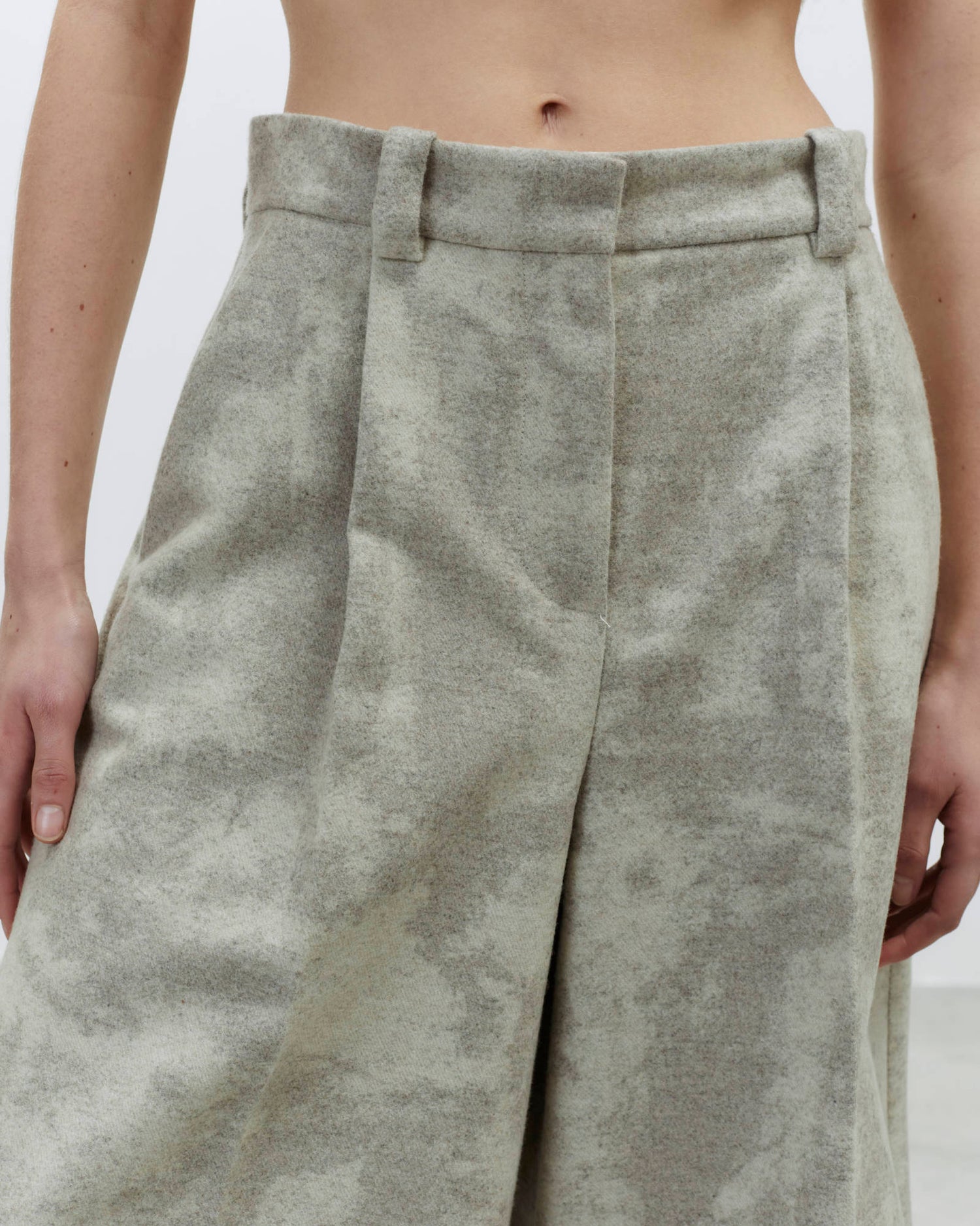 BERMUDA SCRAPED WOOL