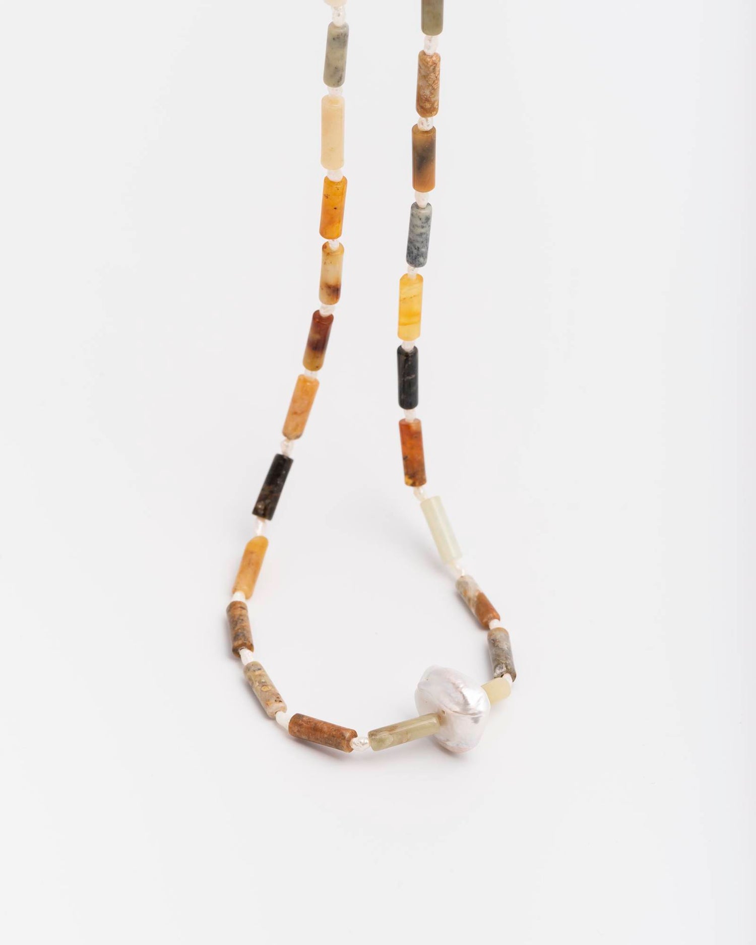 COLLANA LUNGA CON PIETRE COLORATE