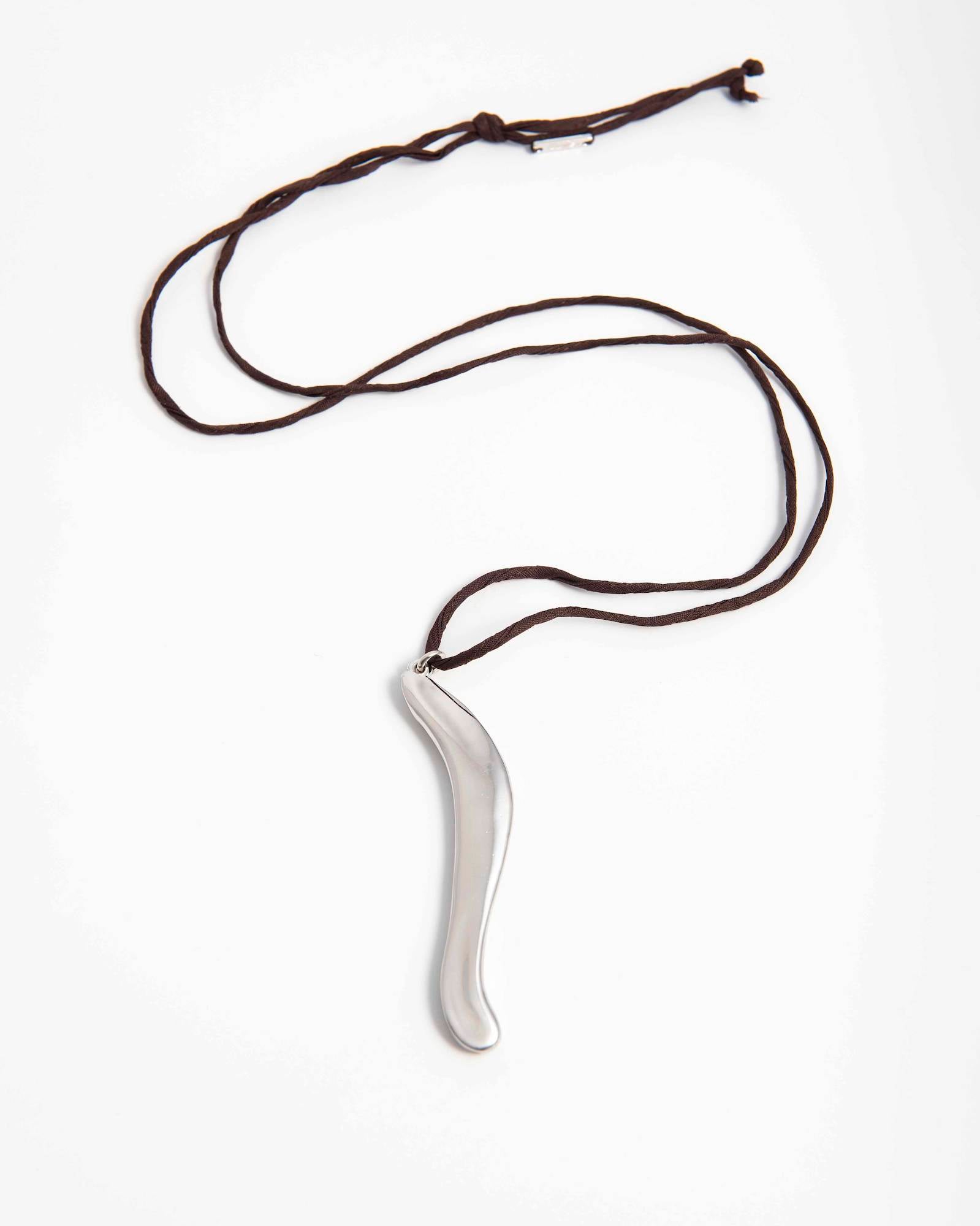 COLLANA CON CIONDOLO IRREGOLARE