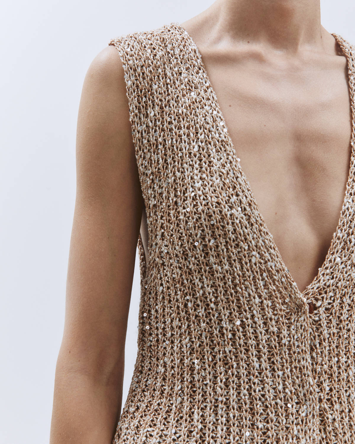 WALNUT SEQUINED KNIT VEST