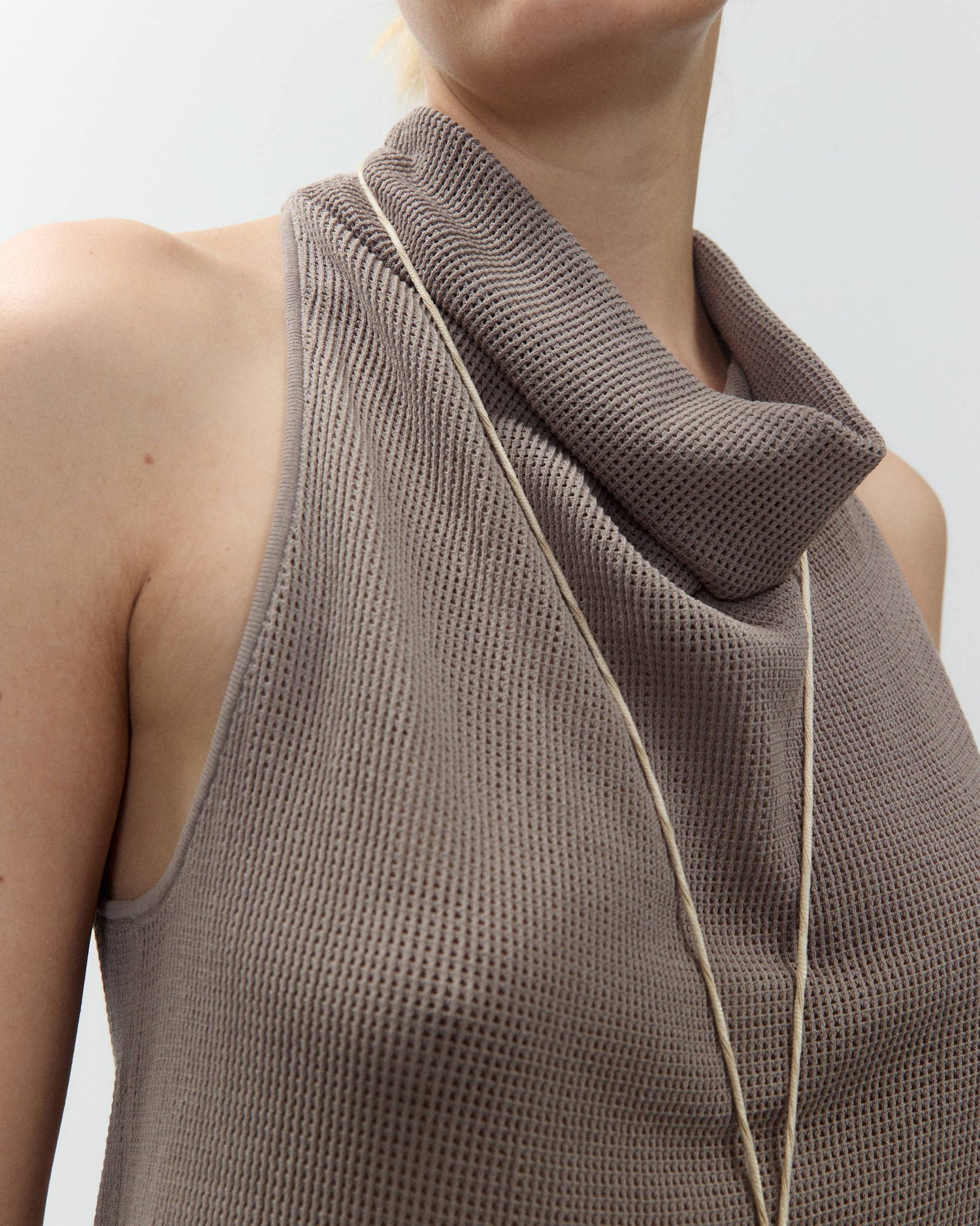 TOP HALTER IN MAGLIA