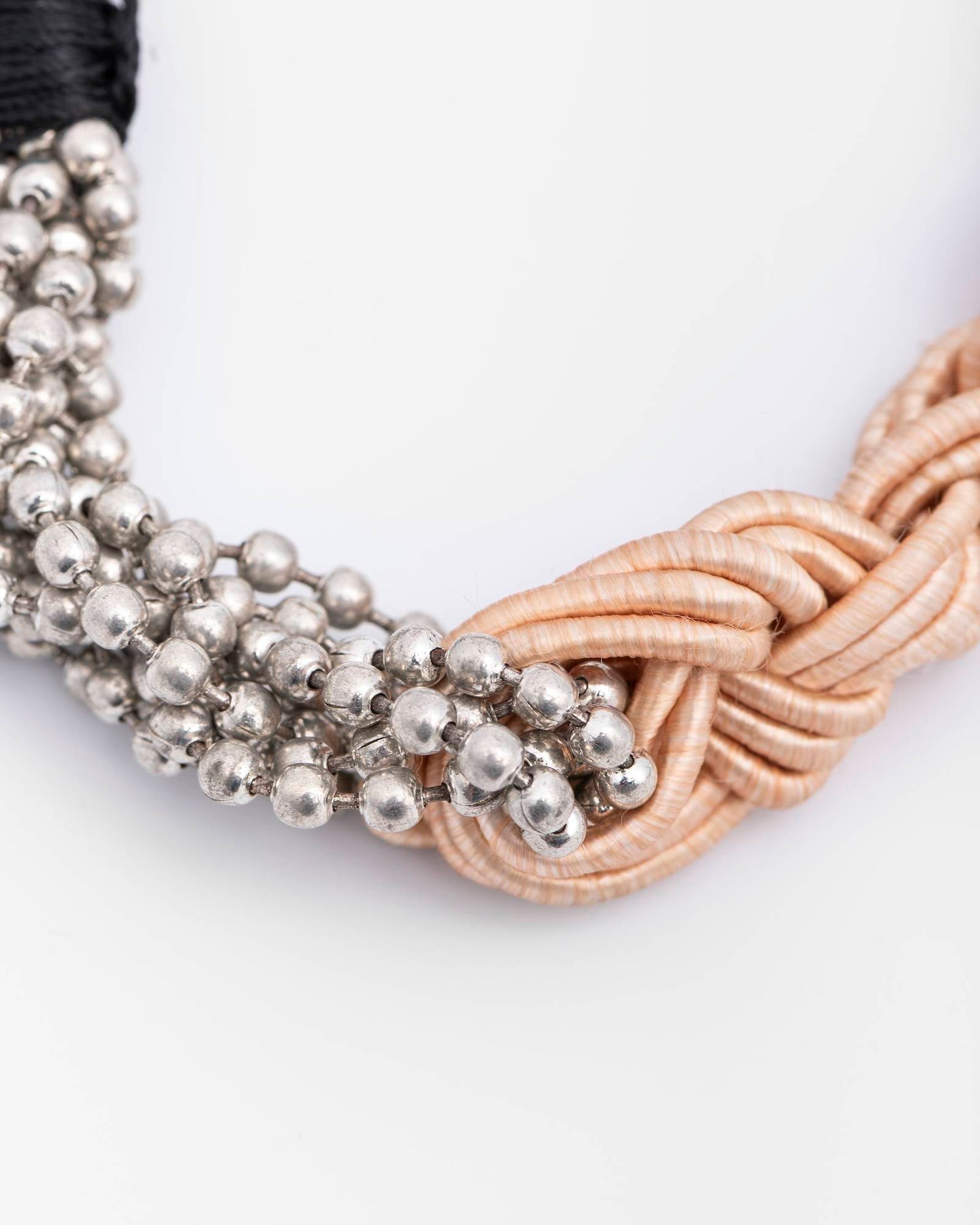 BRACCIALE INTRECCIATO CON PERLINE