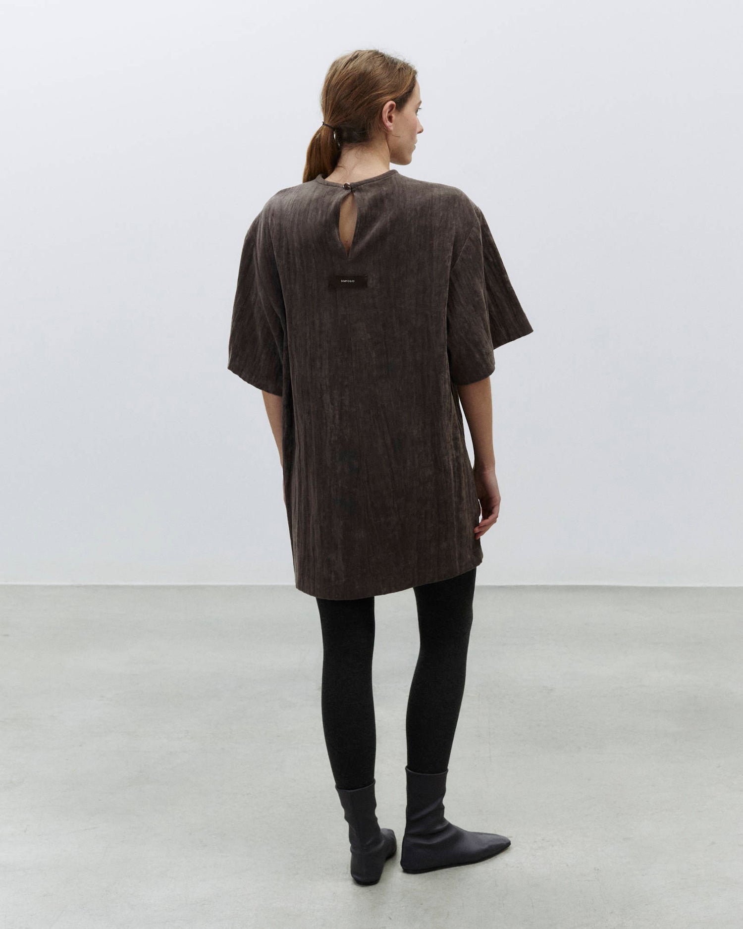 ABITO T-SHIRT SIMPOSIO