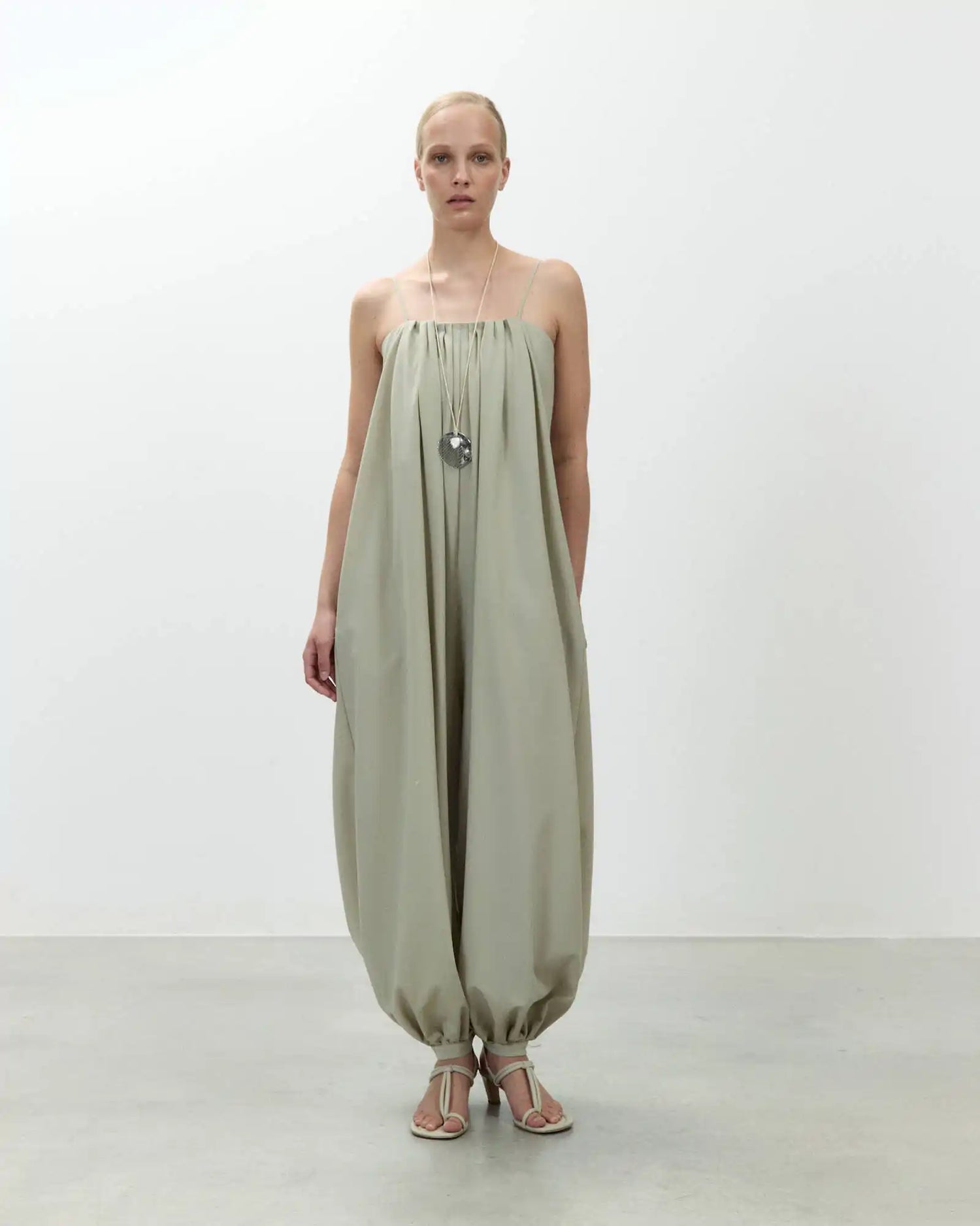 TUTA BALOON TELA DI LANA