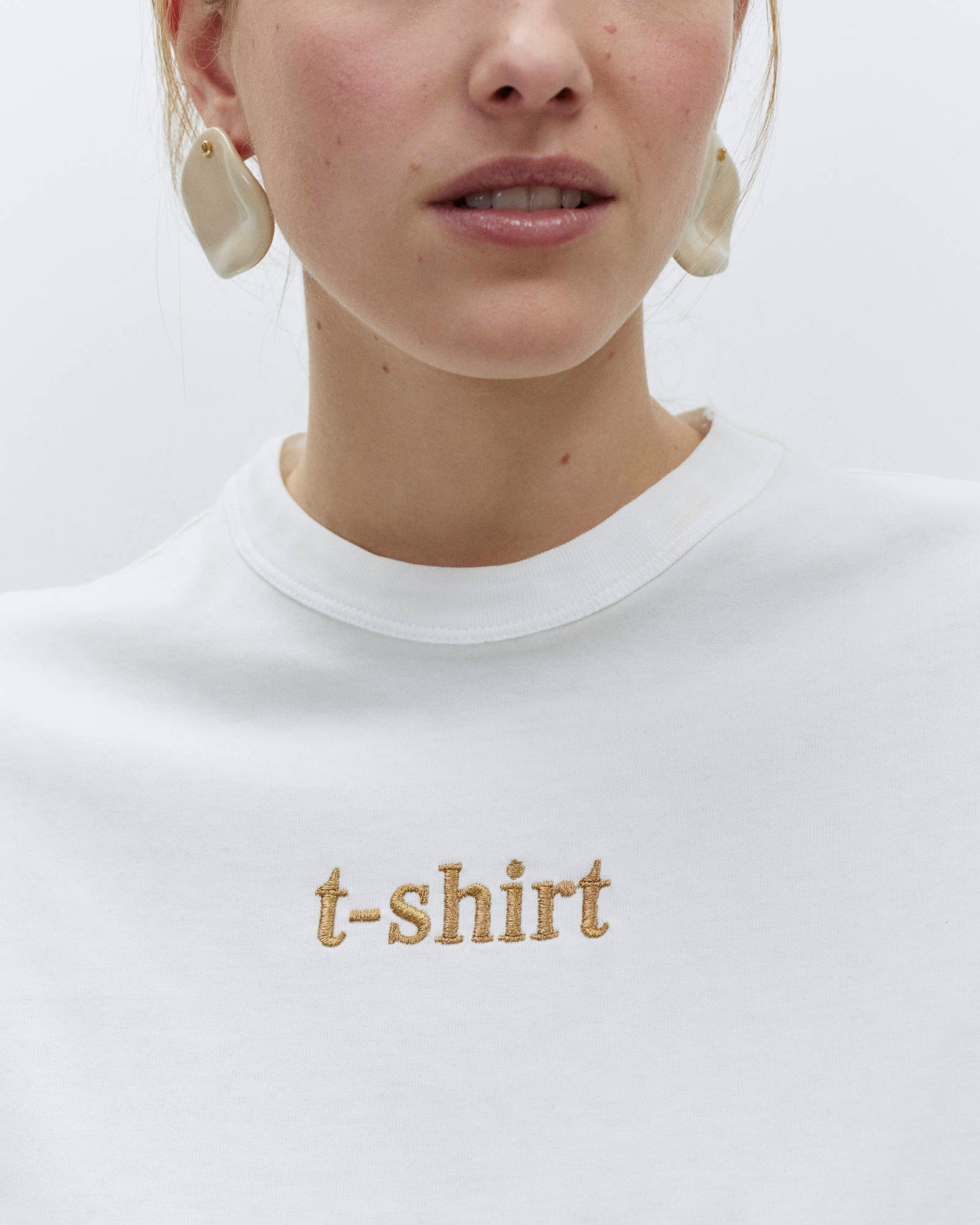 T-SHIRT COTONE RICAMO