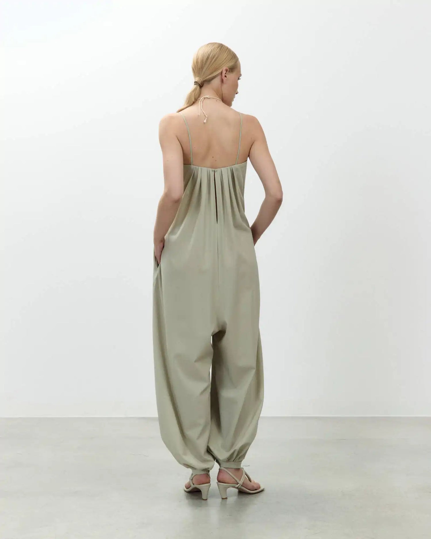 TUTA BALOON TELA DI LANA