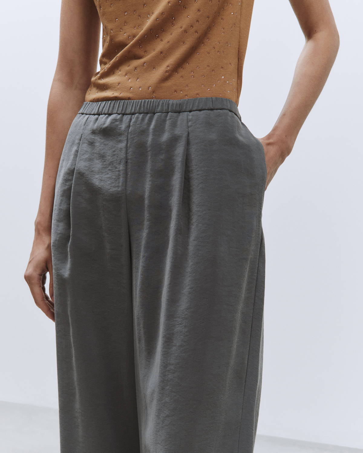 PANTALONE RELAXED FLUIDO