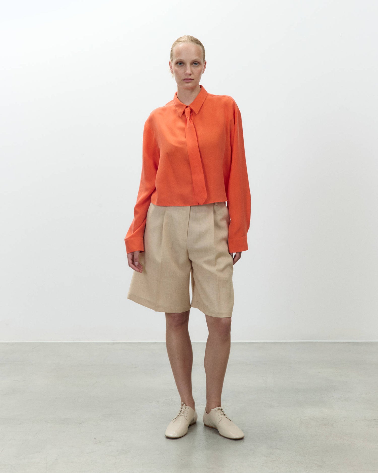 CAMICIA CON CRAVATTA IN SETA