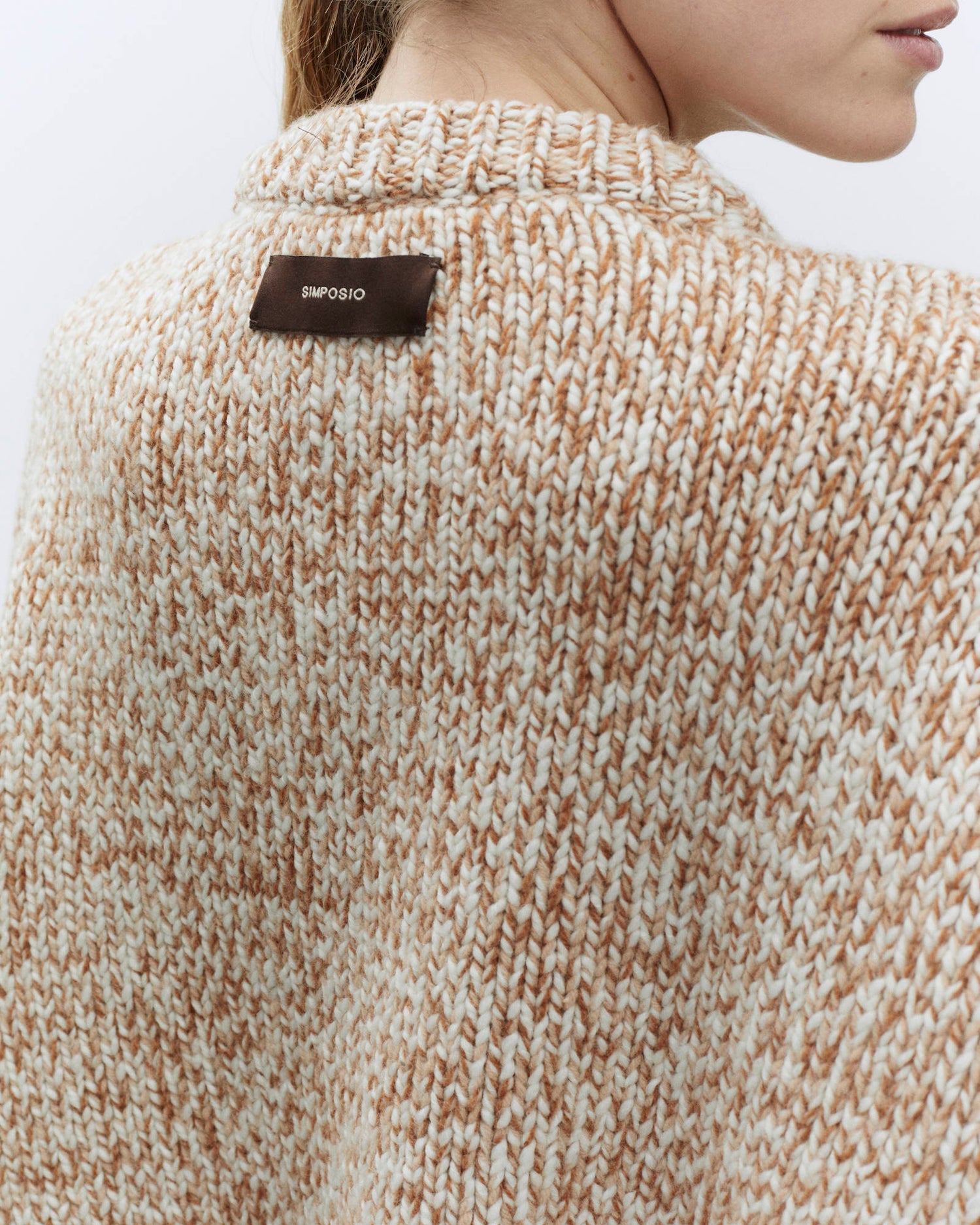 EMBROIDERED PULLOVER