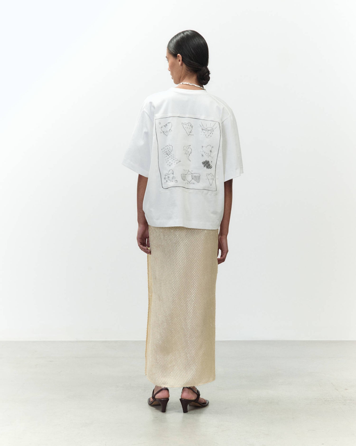 T-SHIRT CURIOSITY ATELIER CON RICAMO