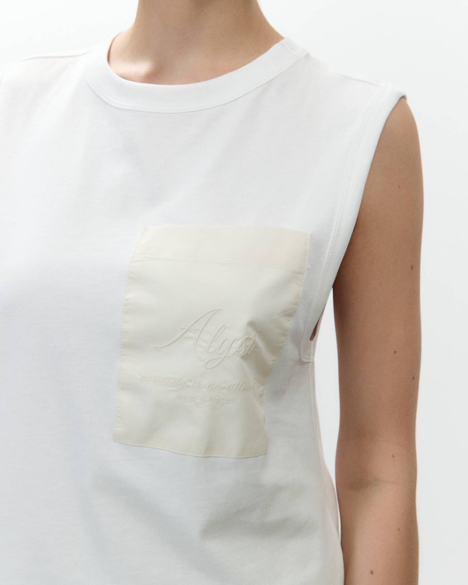 CANOTTA T-SHIRT RICAMO