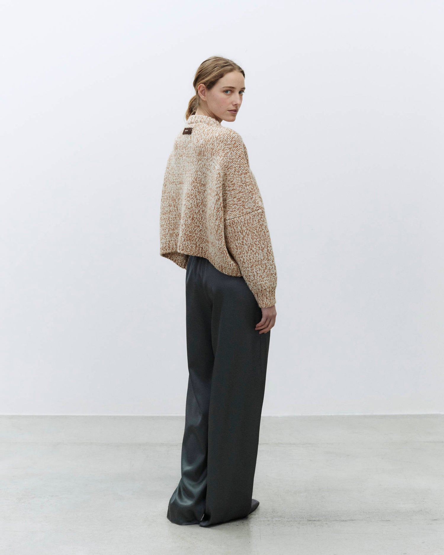 EMBROIDERED PULLOVER