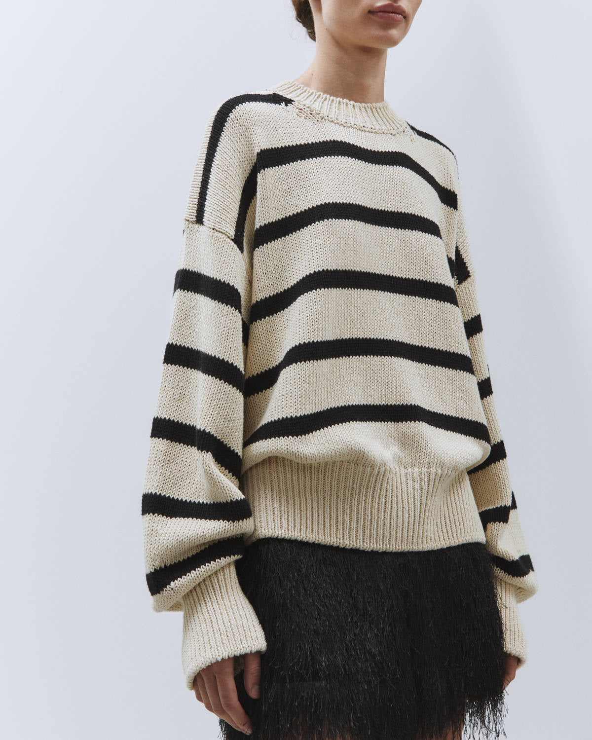 CREW NECK SWEATER WITH MERINGUE/BLACK STRIPES