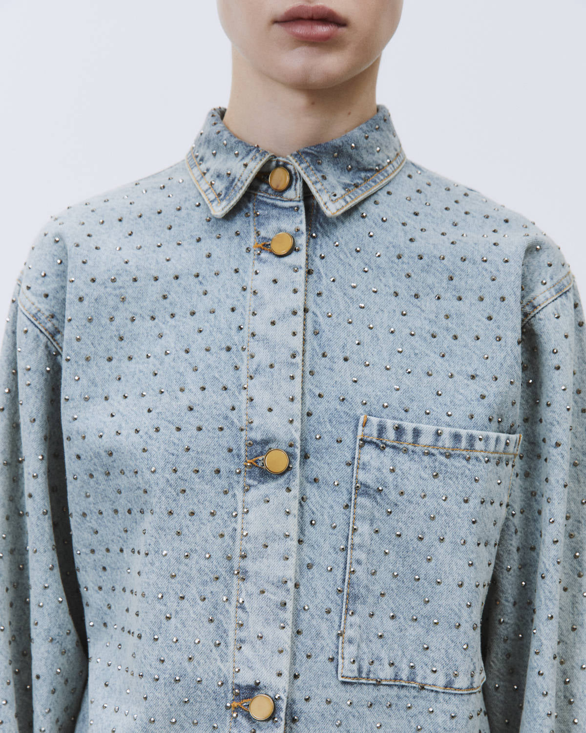 CAMICIA DENIM CON APPLICAZIONI STRASS