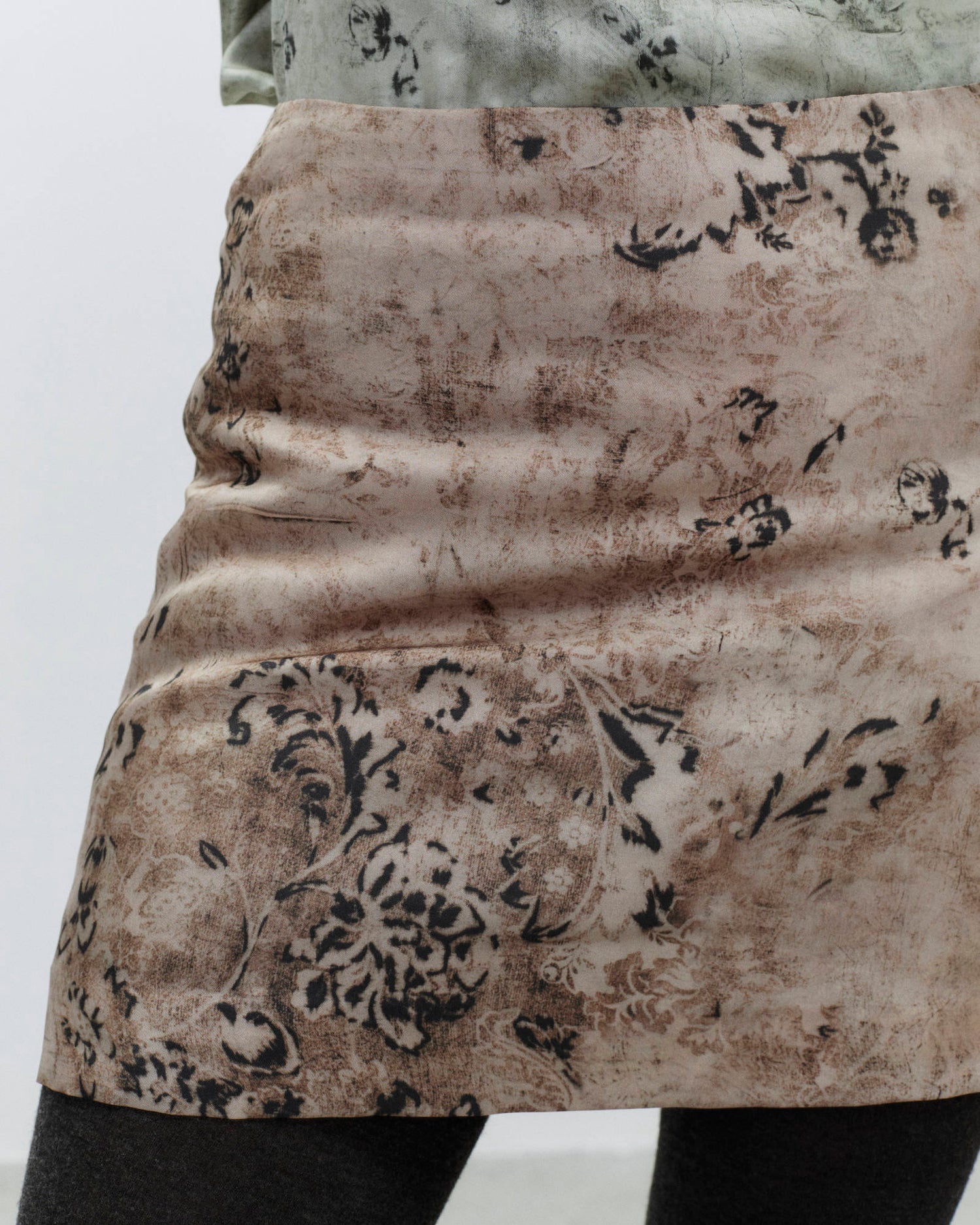 SILK TAPESTRY PRINT MINI SKIRT