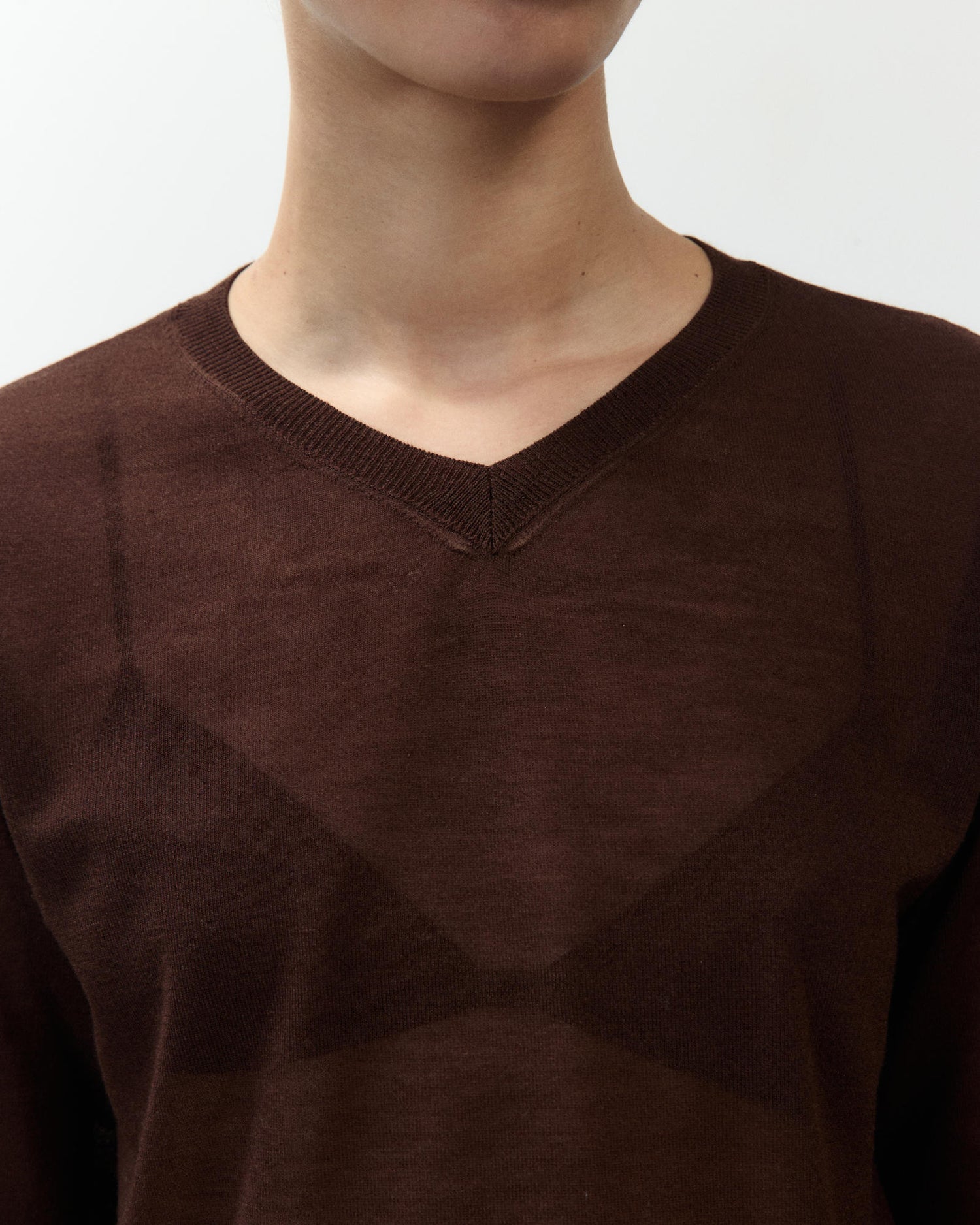 MAGLIA SCOLLO A V LIGHT WOOL