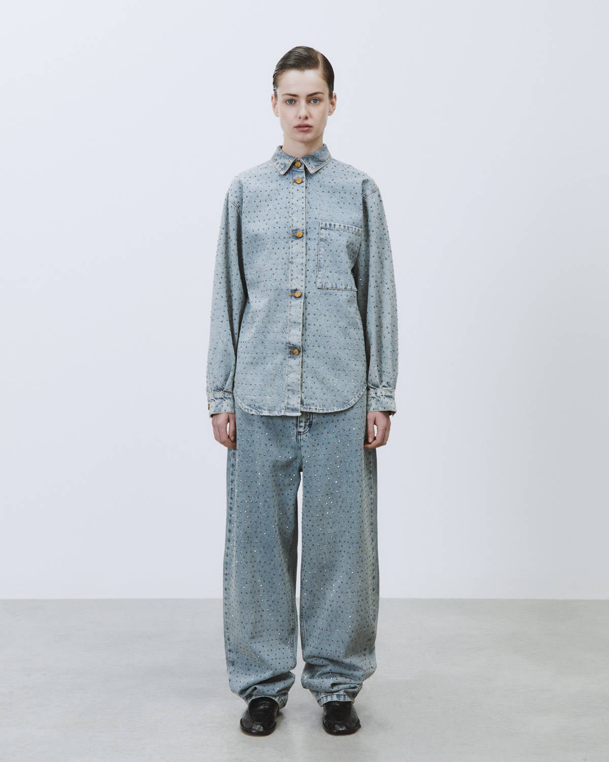 CAMICIA DENIM CON APPLICAZIONI STRASS