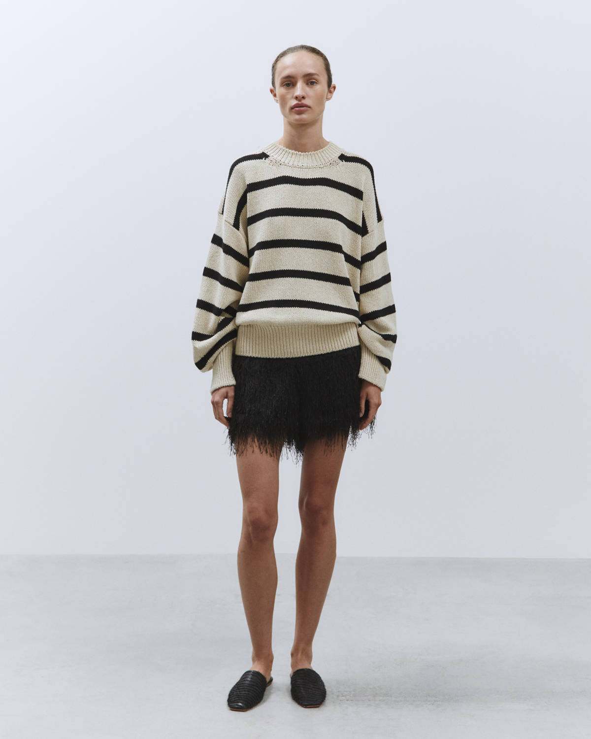 CREW NECK SWEATER WITH MERINGUE/BLACK STRIPES