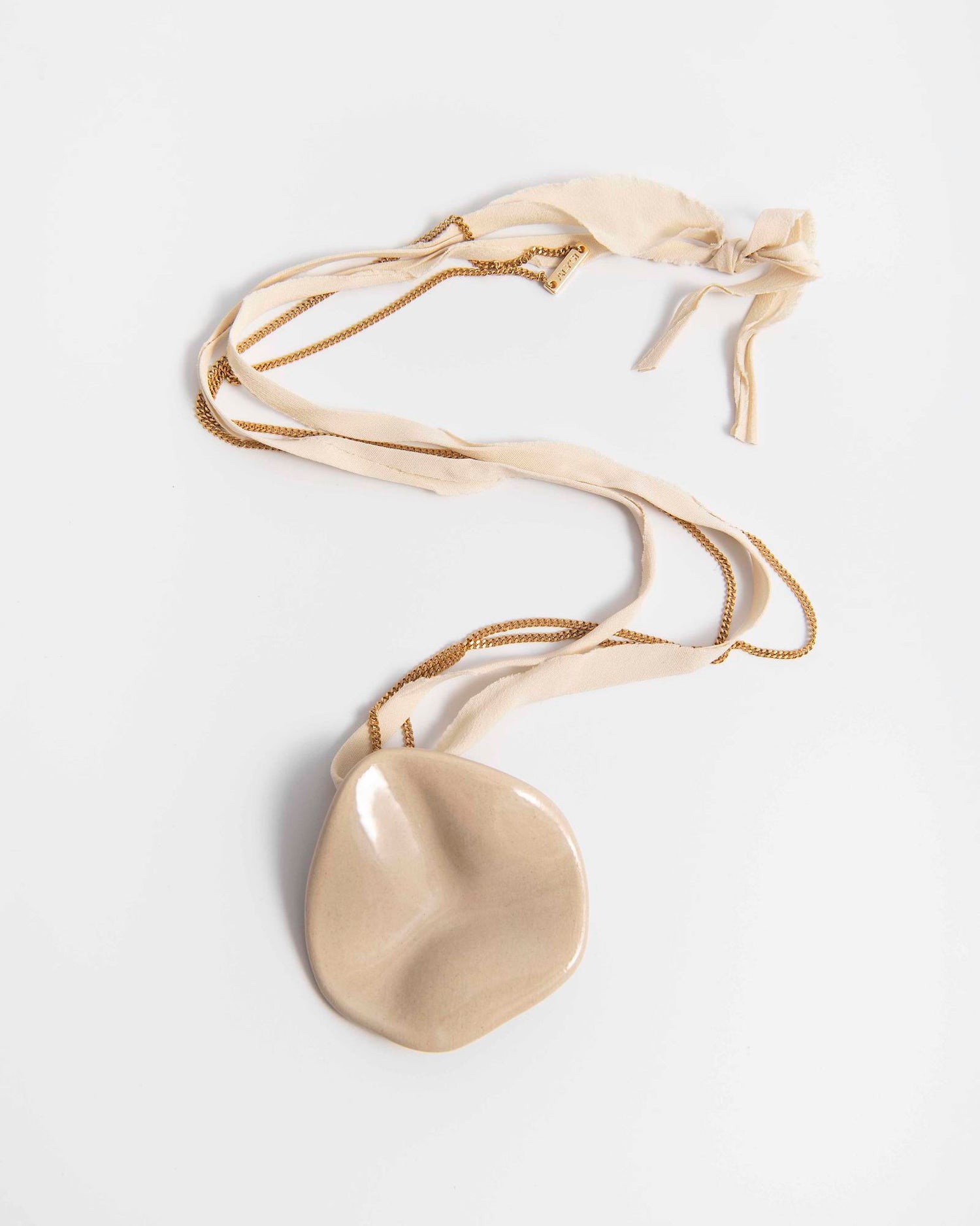 CERAMIC JEWELS PENDANT