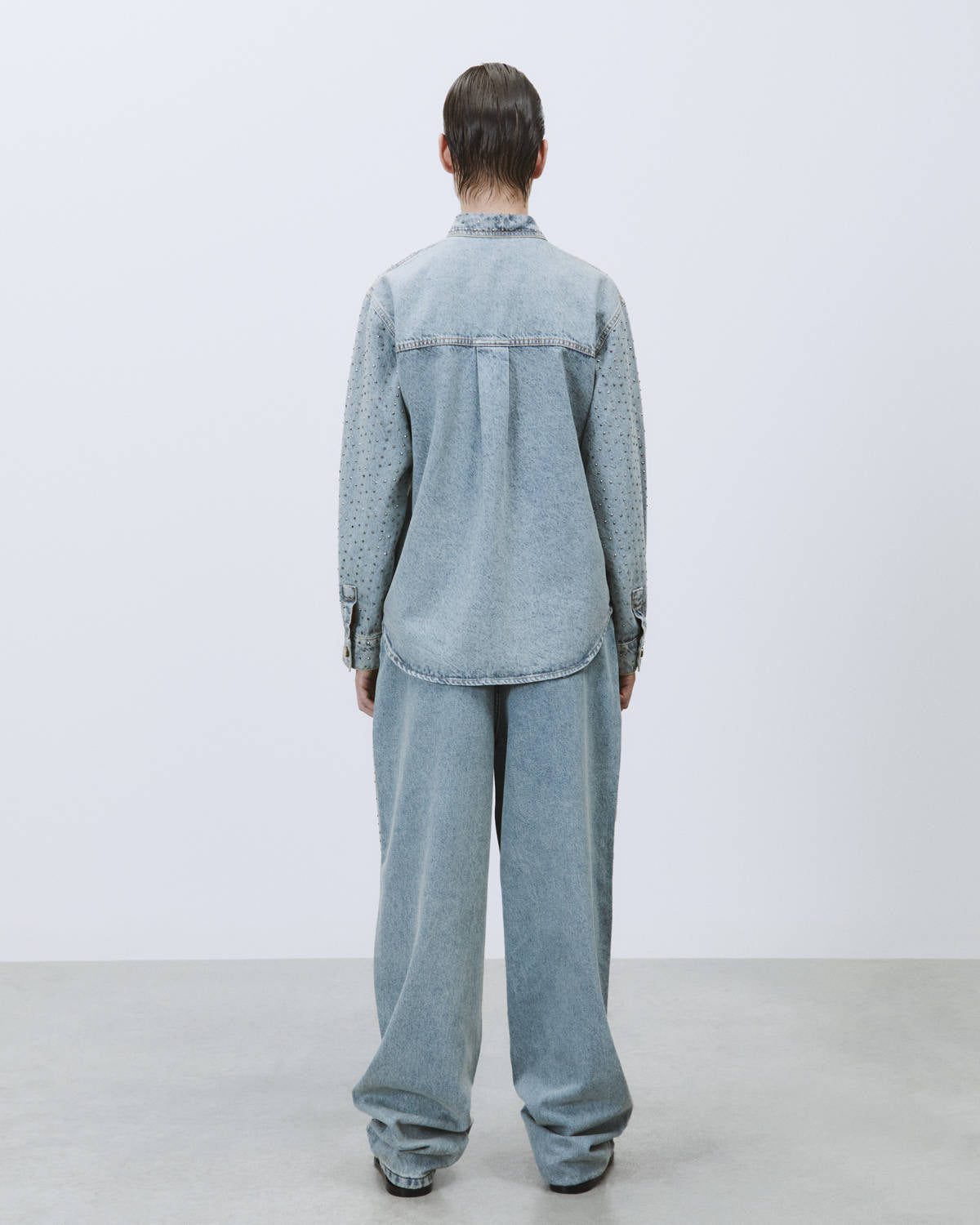 CAMICIA DENIM CON APPLICAZIONI STRASS