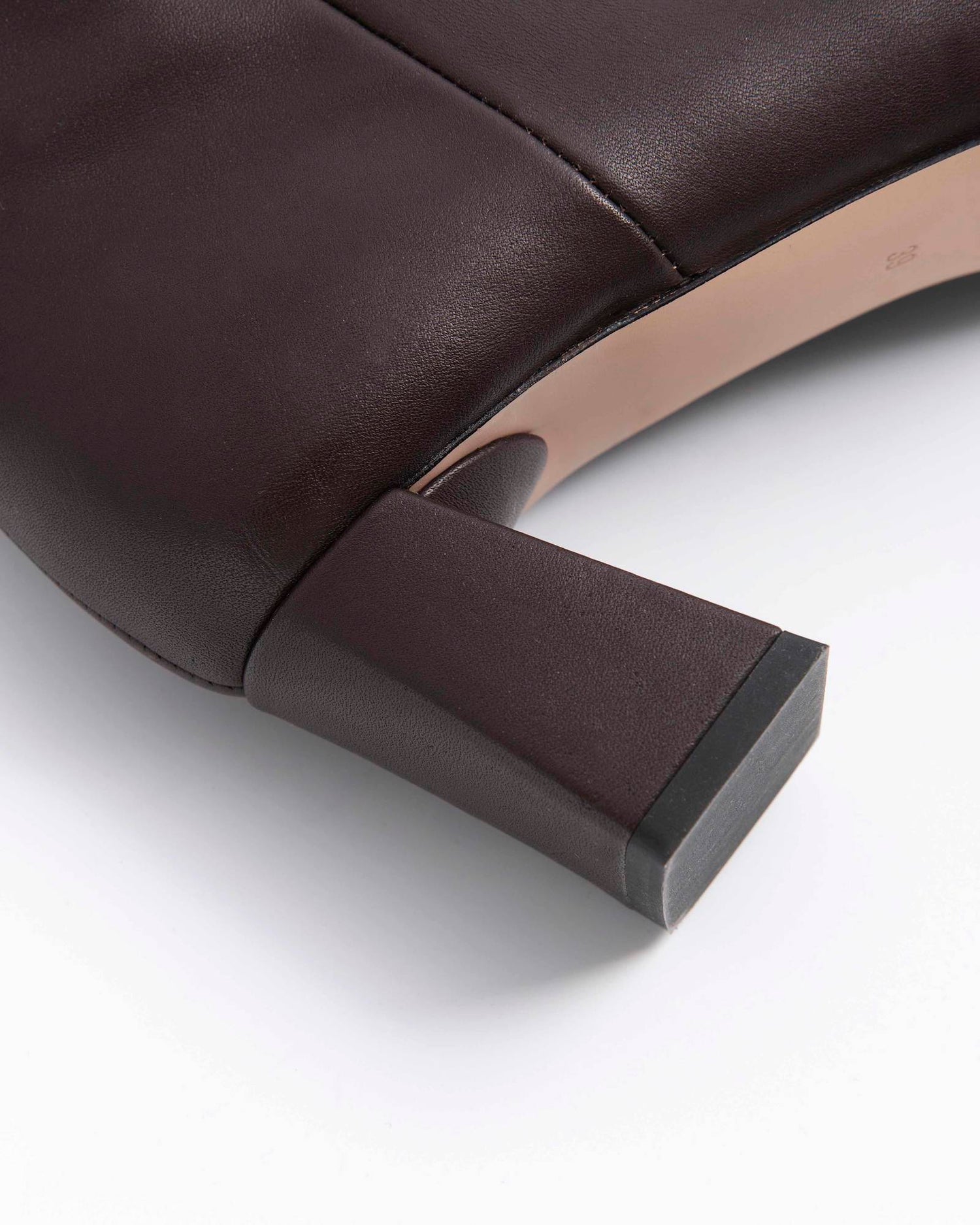 HIGH BOOT WITH SQUARE HEEL